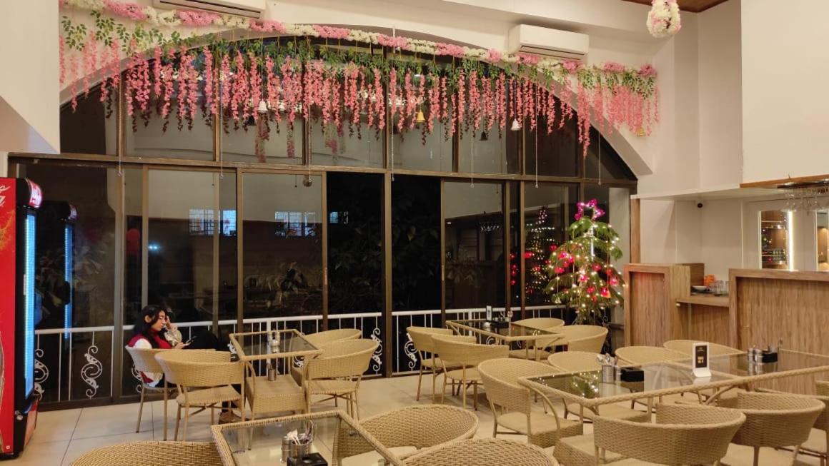 Elite Hotel Lonavala Exterior foto